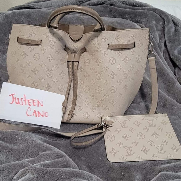 Louis Vuitton Girolata - Picture 1 of 14